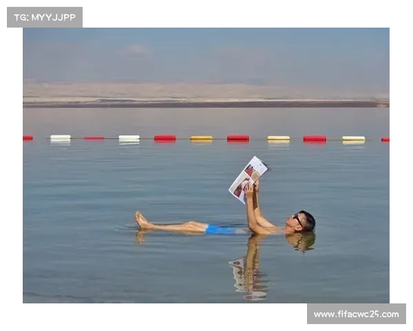 荷兰建成全球最大漂浮泳池可容纳1500人同时畅游 荷兰建成全球最大漂浮泳池可容纳1500人同时畅游