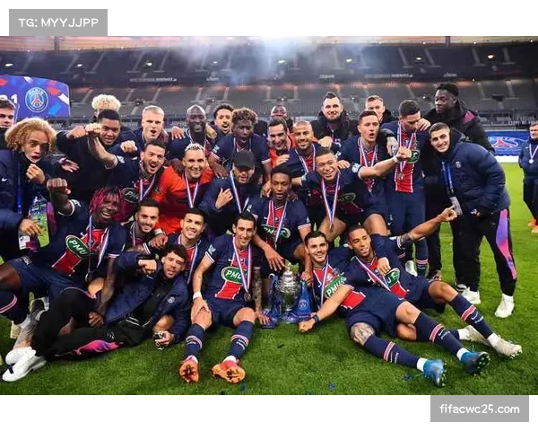 四后卫与三中卫灵活切换 多支球队根据对手特点调整防守体系